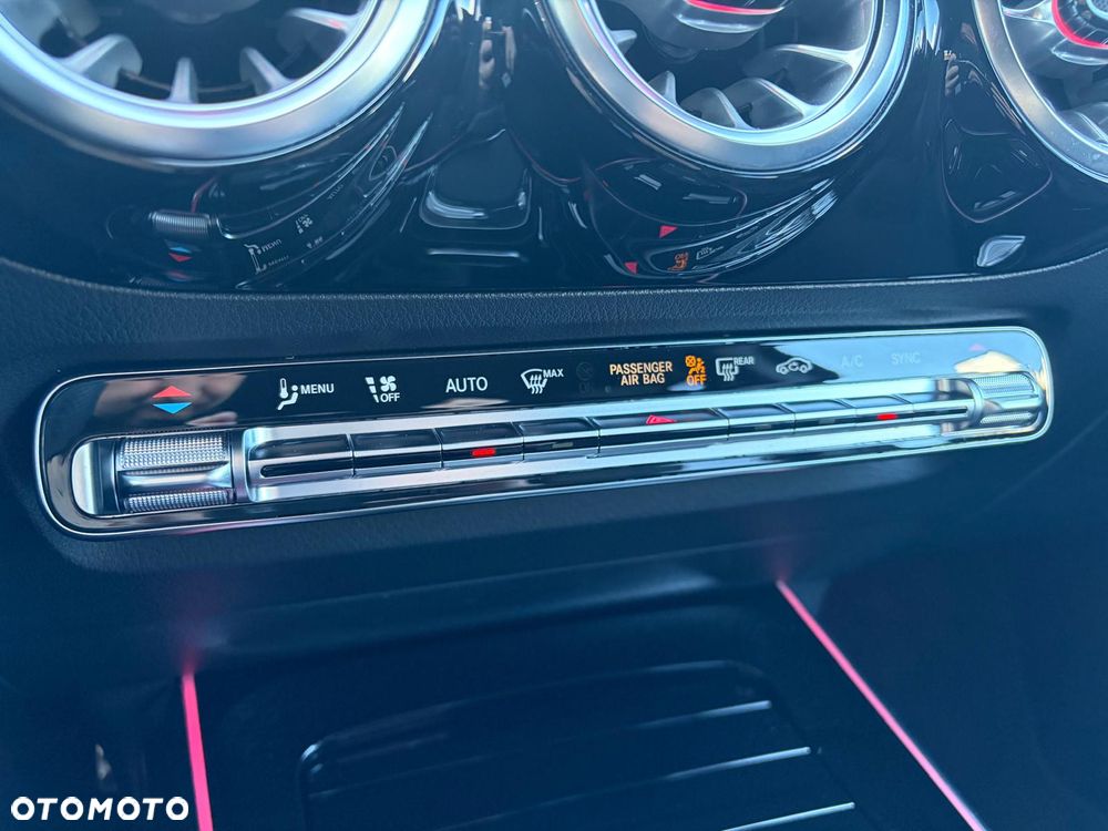 Mercedes-Benz GLA 200 mHEV AMG Line 7G-DCT - 24