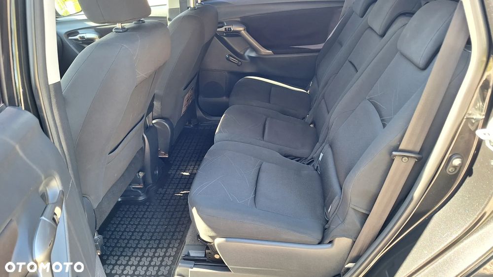Toyota Verso 1.6 - 8