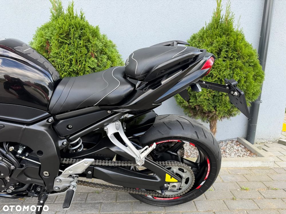 Yamaha FZ - 32