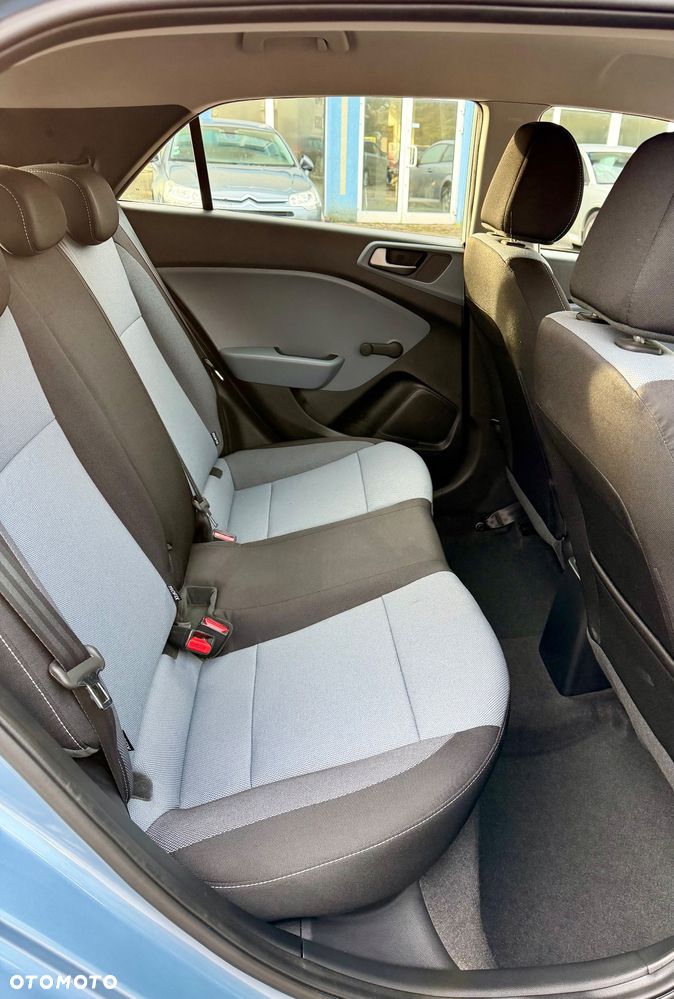 Hyundai i20 blue 1.2 Classic - 13