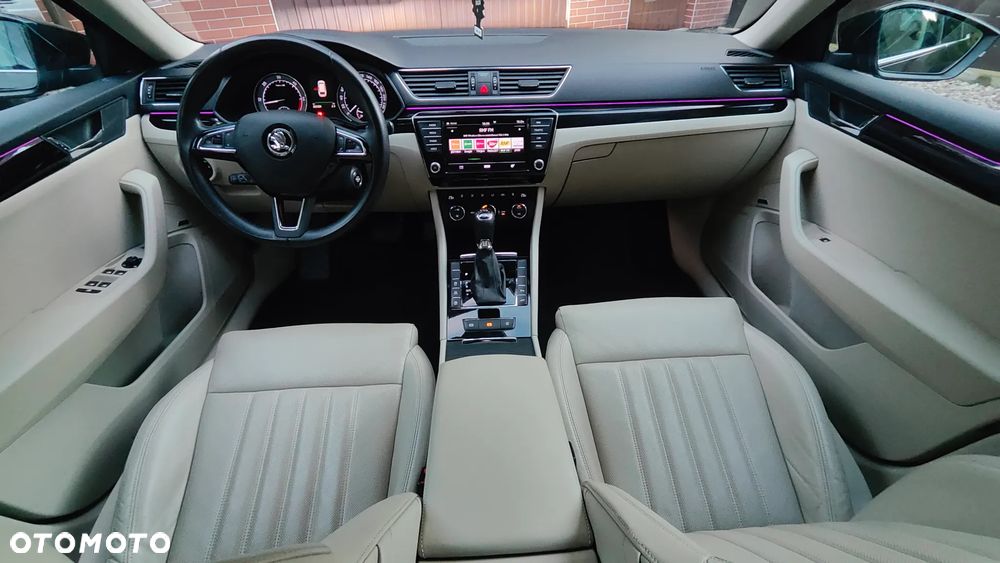 Skoda Superb 2.0 TDI L&K DSG - 11