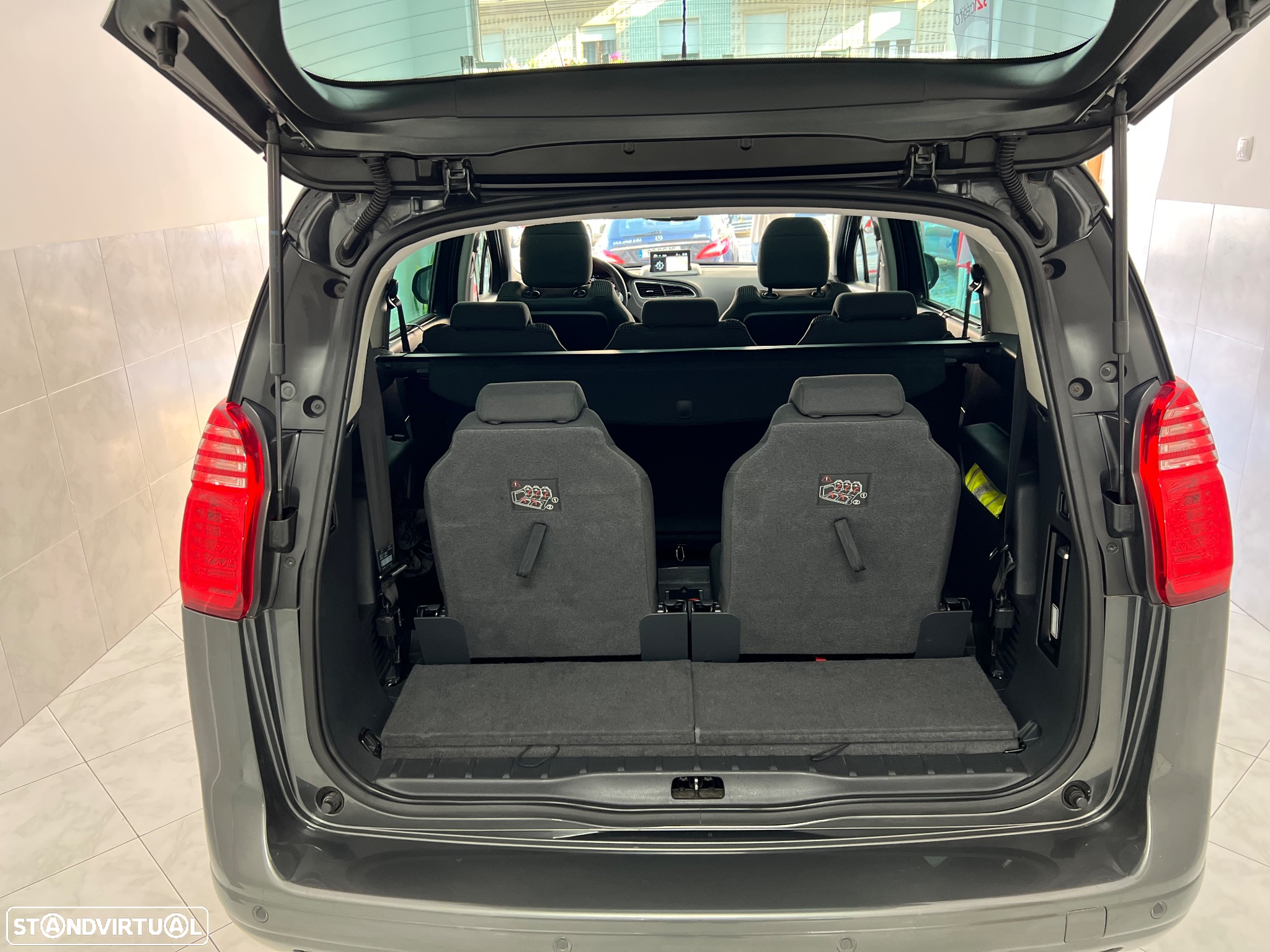 Peugeot 5008 1.6 BlueHDi Allure - 32