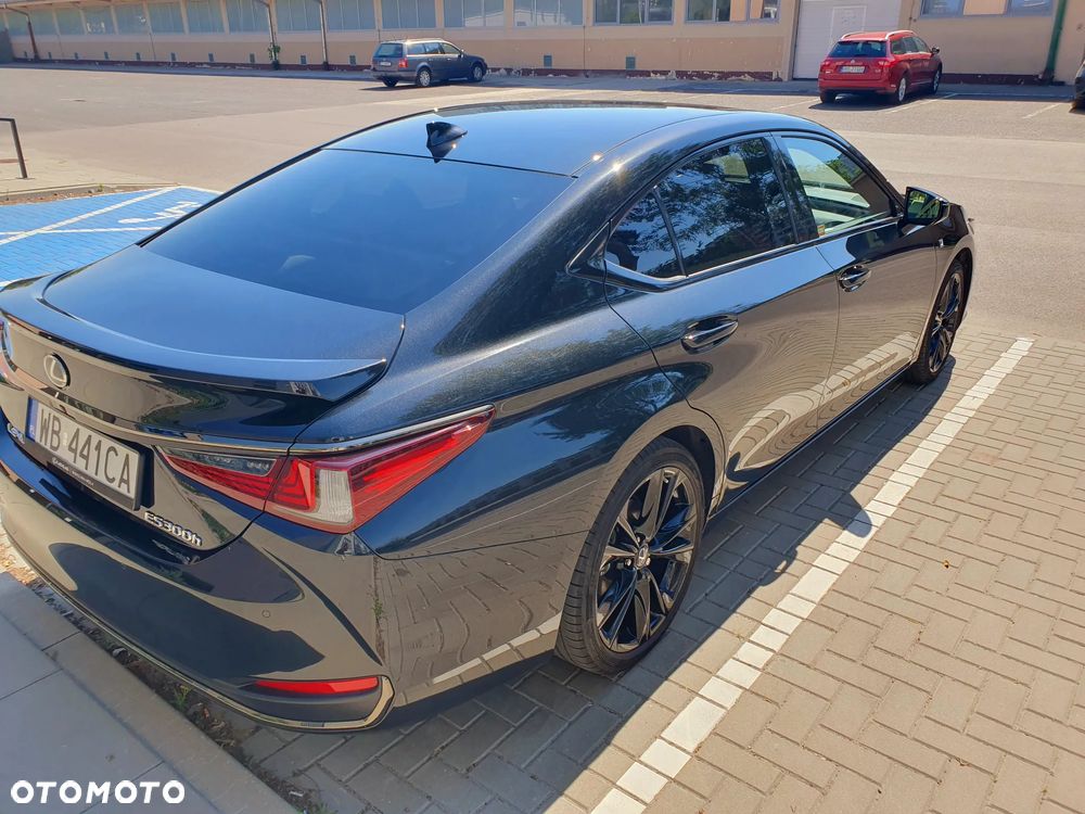 Lexus ES 300h F Sport Edition - 7
