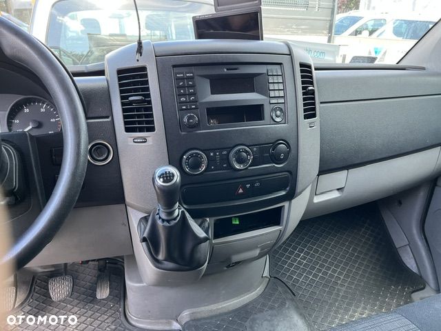 Mercedes-Benz SPRINTER 519 - 8