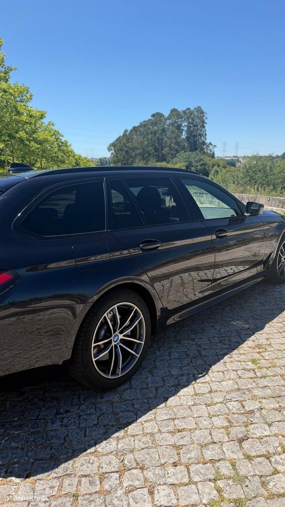 BMW 530 e Pack Desportivo M - 4