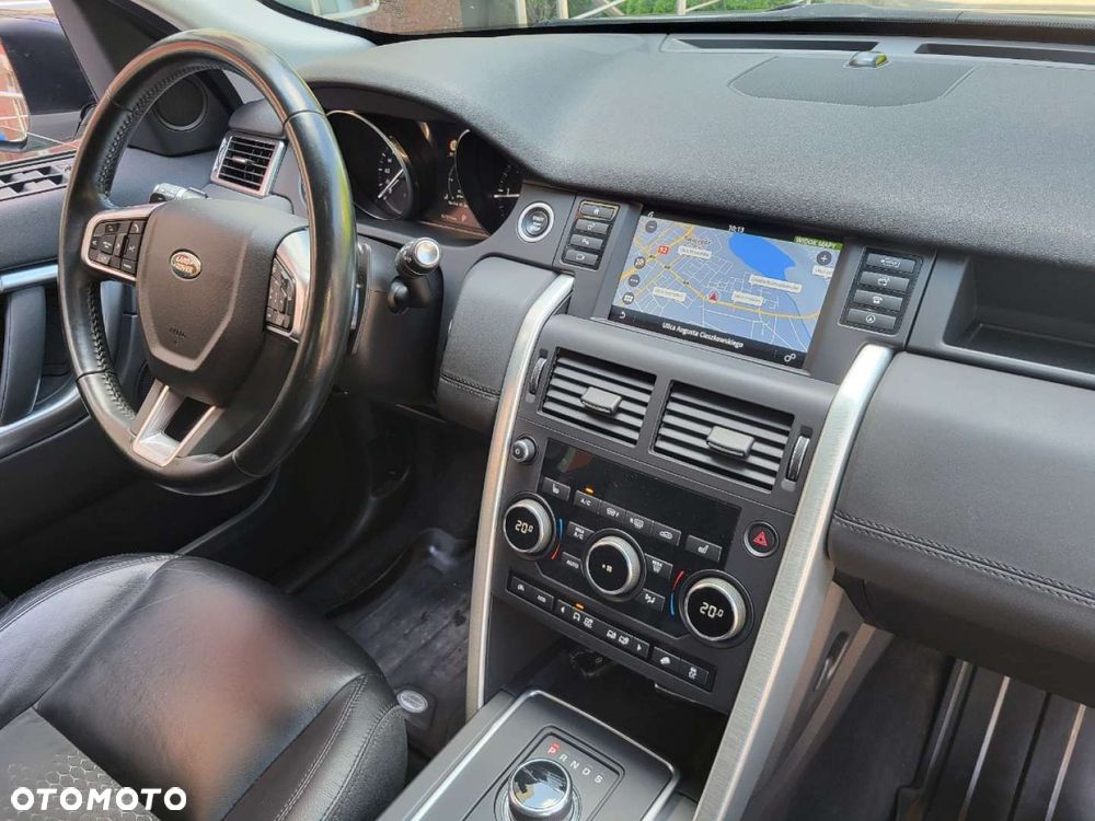 Land Rover Discovery Sport - 11
