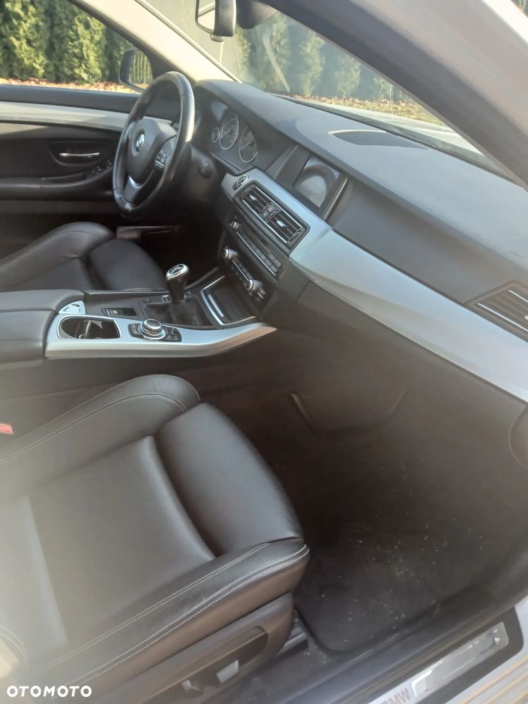 BMW Seria 5 ver-525d-luxury-line - 7