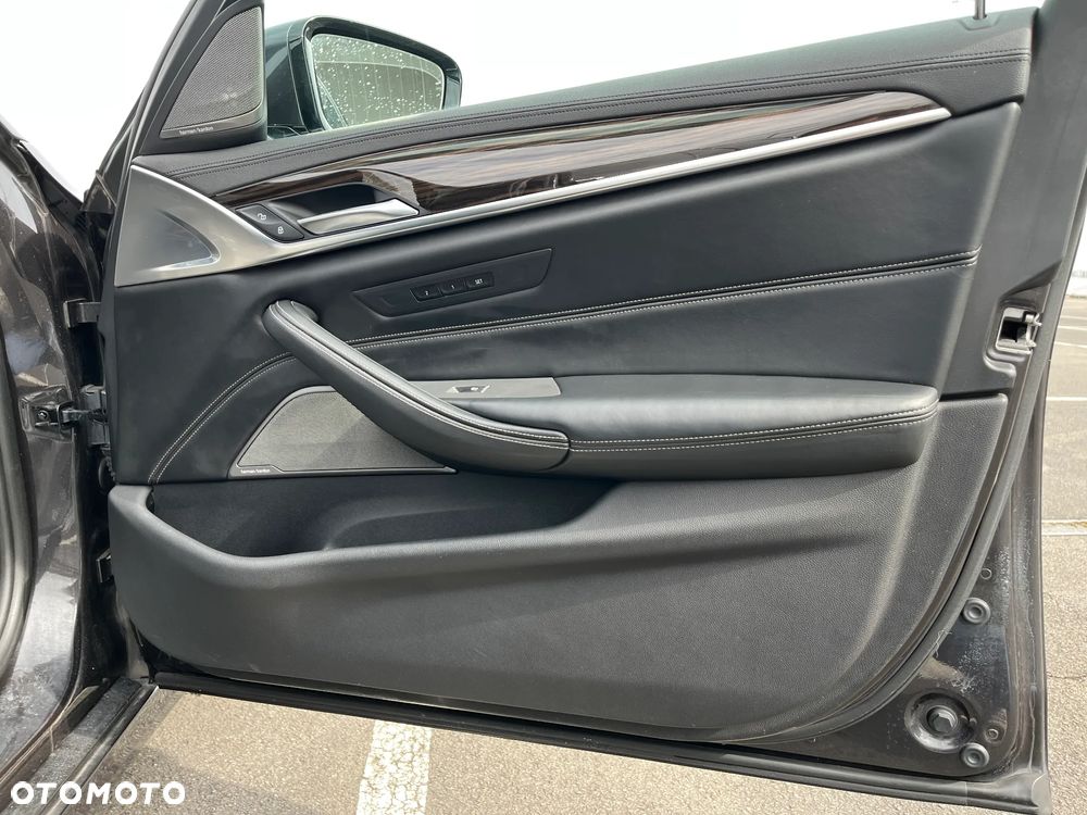BMW Seria 5 520i Luxury Line - 30