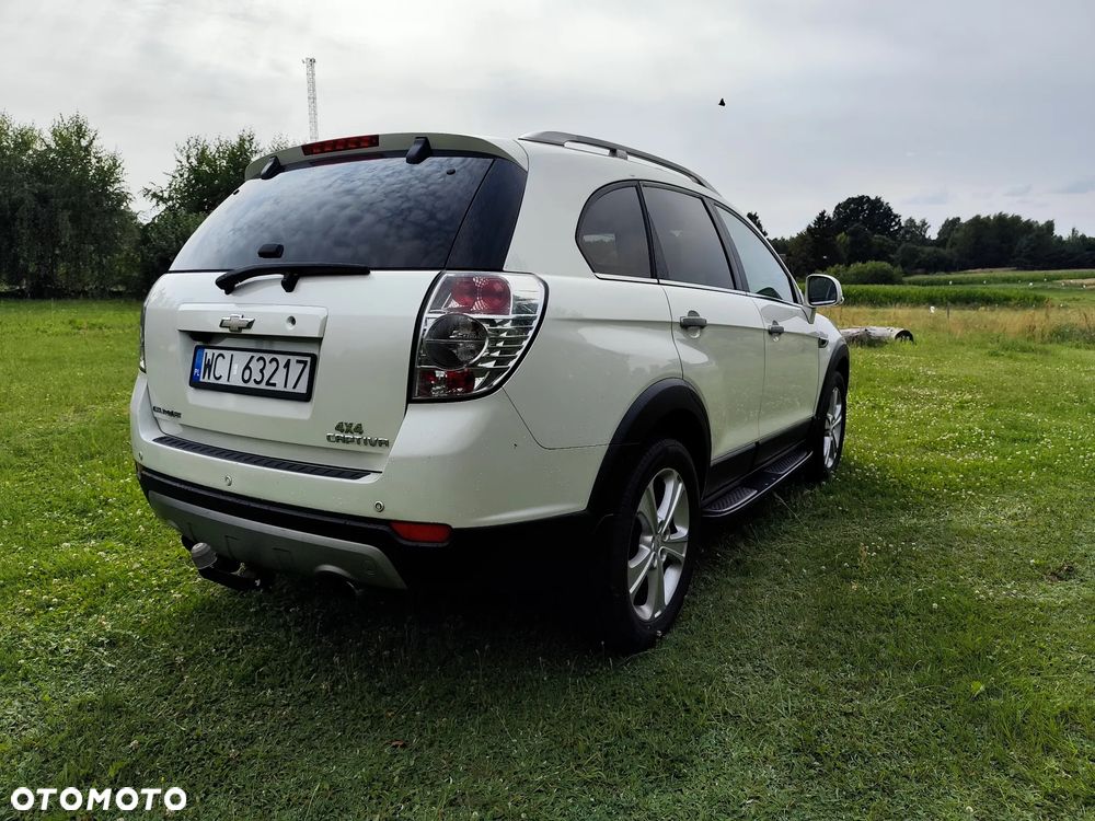 Chevrolet Captiva 2.2 D LTZ - 6