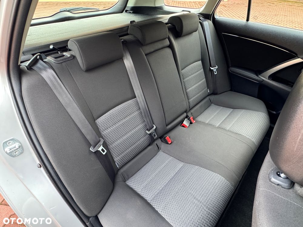 Toyota Avensis Touring Sports 1.8 Business Edition - 21