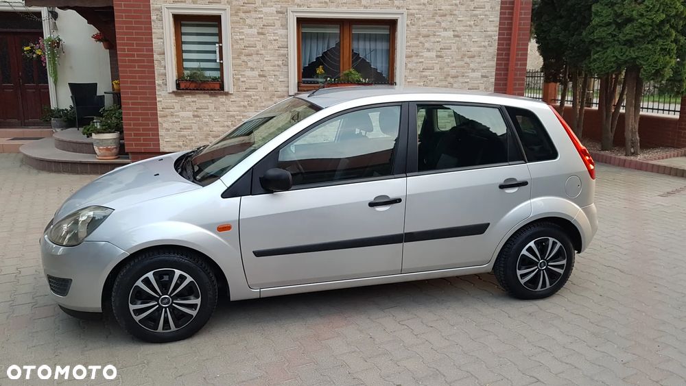 Ford Fiesta 1.25 Trend - 10