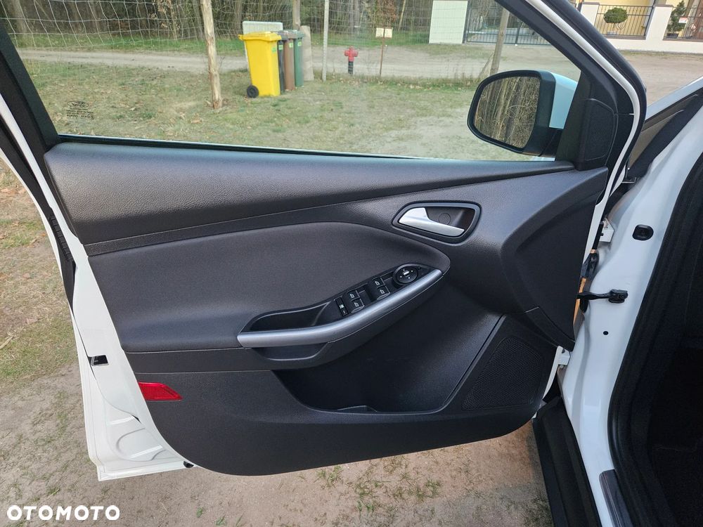 Ford Focus 1.6 Titanium - 37