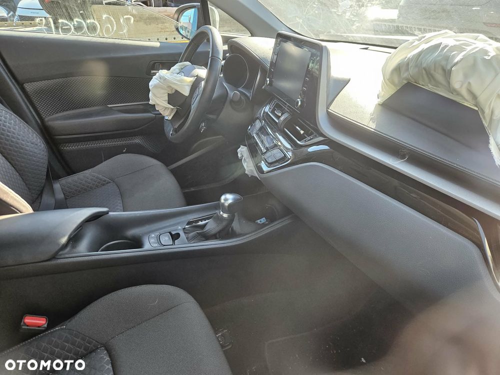 Toyota C-HR Business-Edition - 10