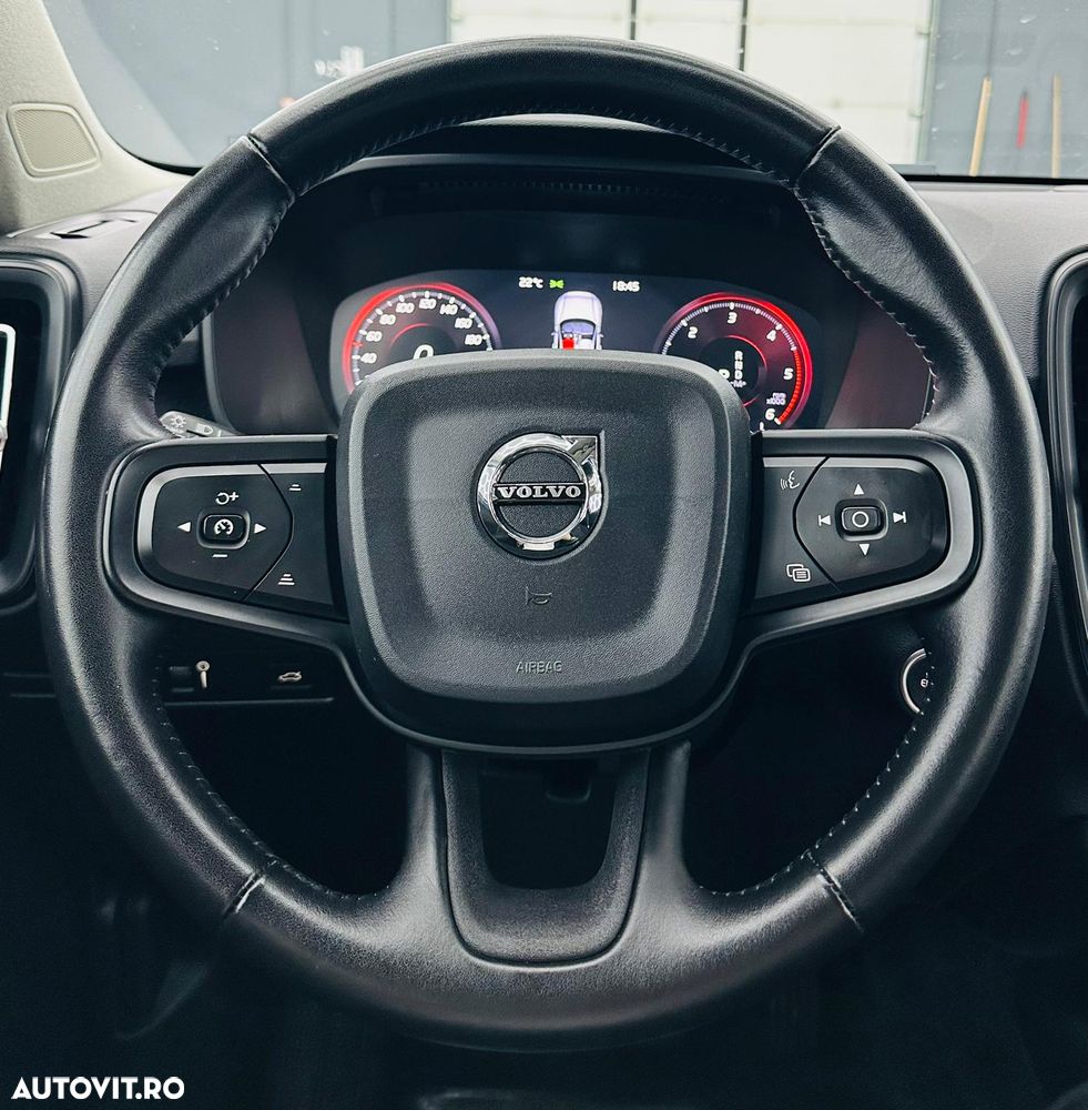Volvo XC 40 D3 Momentum Pro - 33