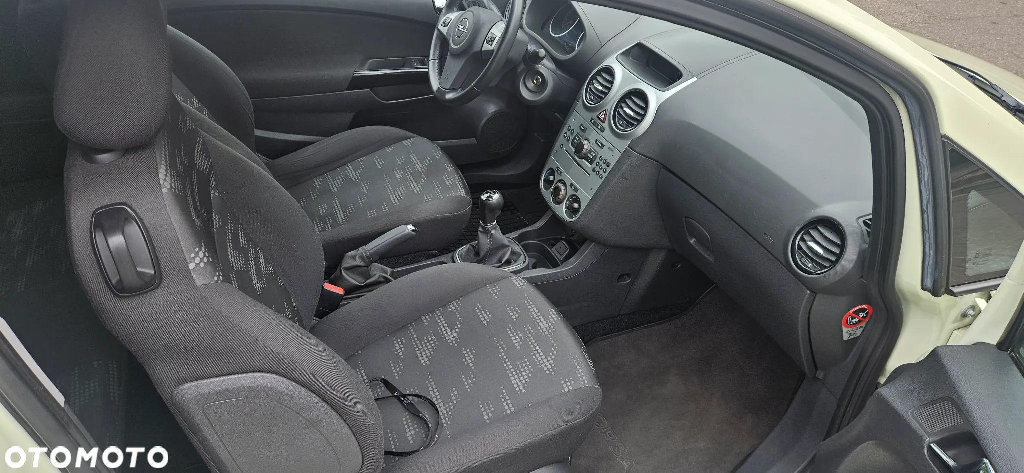 Opel Corsa 1.4 16V Satellite - 8