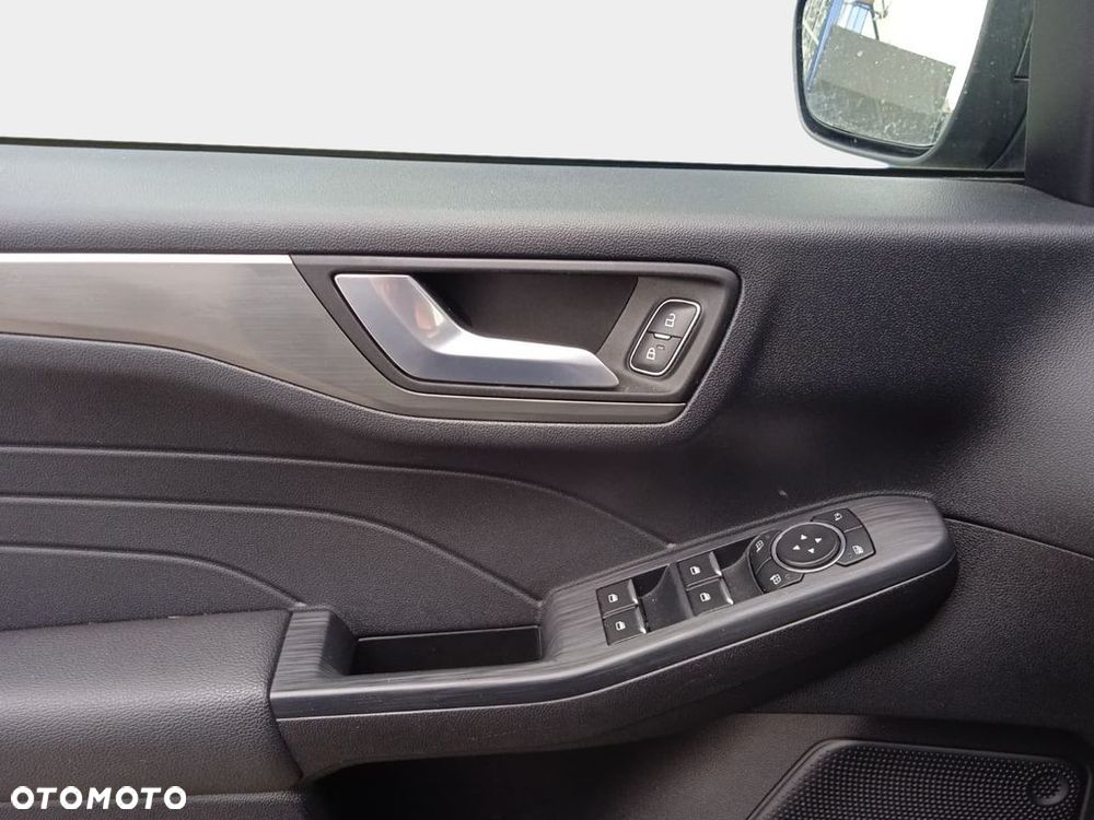 Ford Kuga - 28
