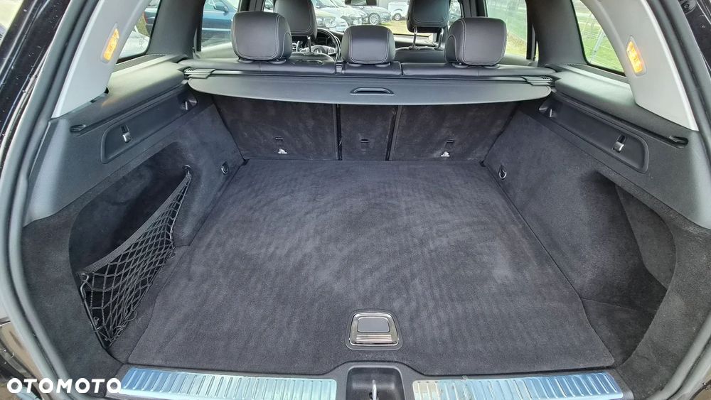 Mercedes-Benz GLC 250 4Matic 9G-TRONIC AMG Line - 25