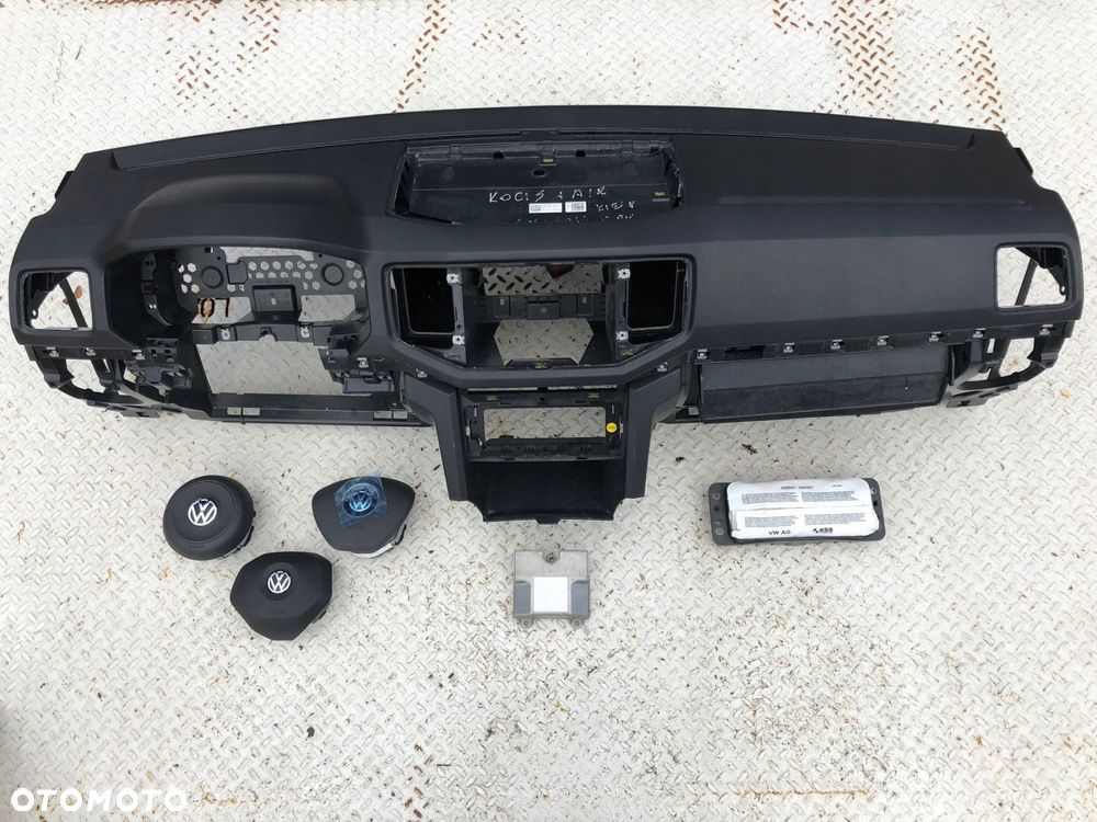 vw amarok deska kokpit konsola poduszki pasy - 2