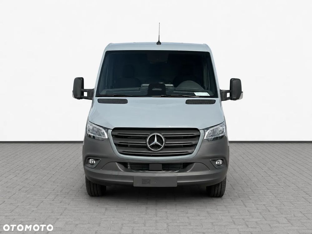Mercedes-Benz Sprinter - 2
