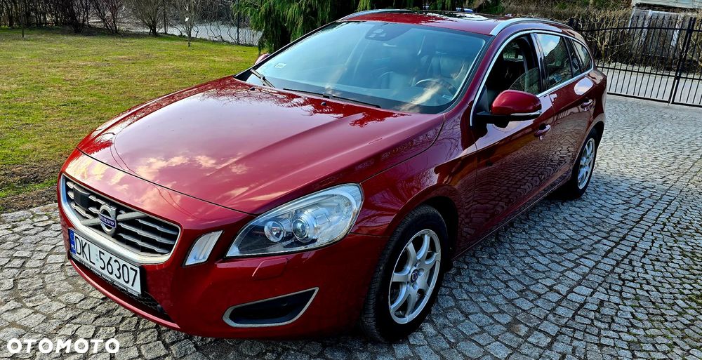 Volvo V60 D4 R-Design Summum - 1