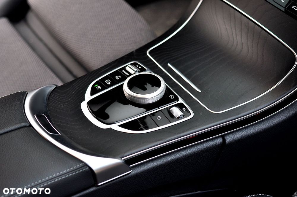 Mercedes-Benz Klasa C 220 d 9G-TRONIC AMG Line - 30