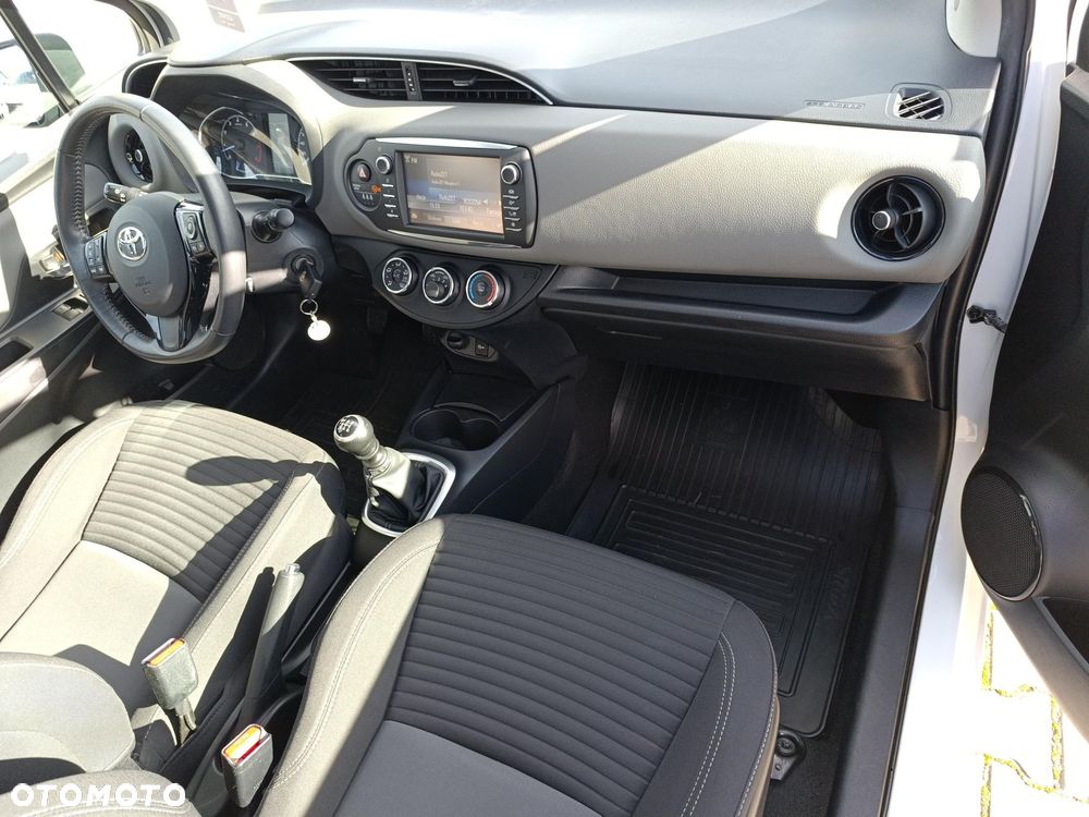 Toyota Yaris - 10