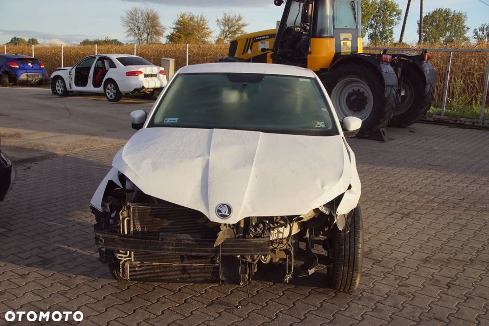 Auto na części - Skoda Fabia III Lift 1.0 TSI 95 KM DKLD QTS LS9R 2021R Silnik Skrzynia Drzwi Klapa Zderzak Błotnik Lampa Lusterko Szyba Deska Kokpit Sterownik Moduł Czujnik Licznik Wyświetlacz Kierownica Panel - 2