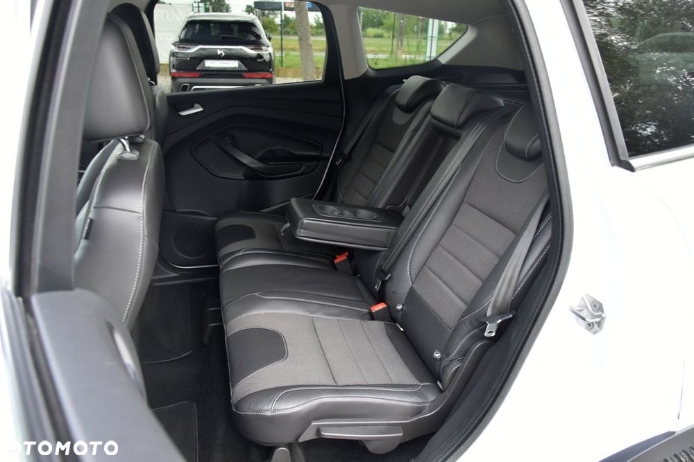 Ford Kuga 2.0 TDCi 4x2 Titanium - 19