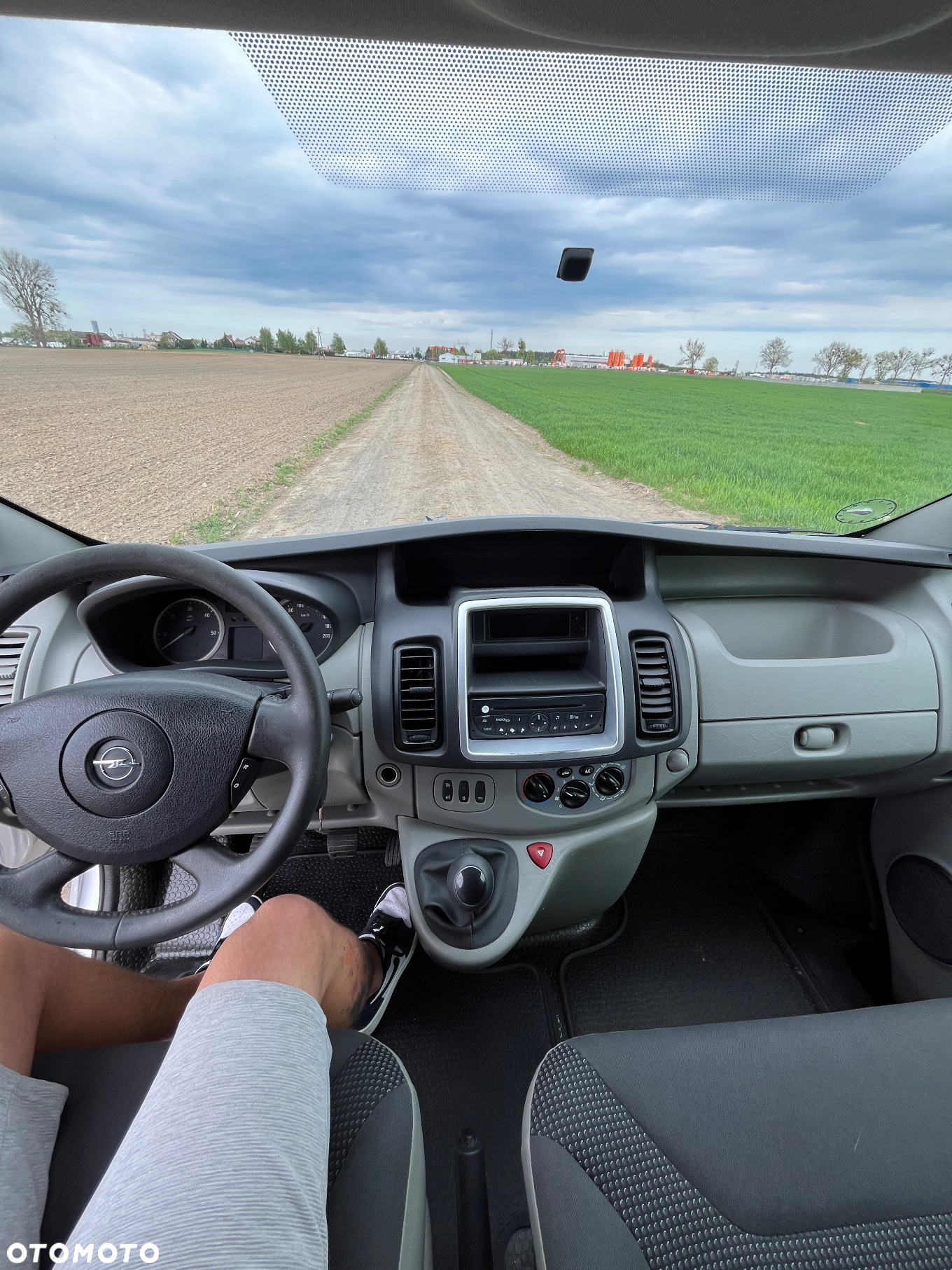 Opel Vivaro - 24