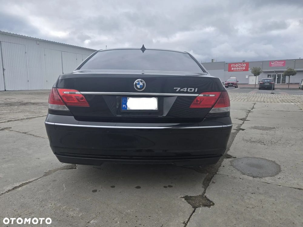 BMW Seria 7 740i - 4
