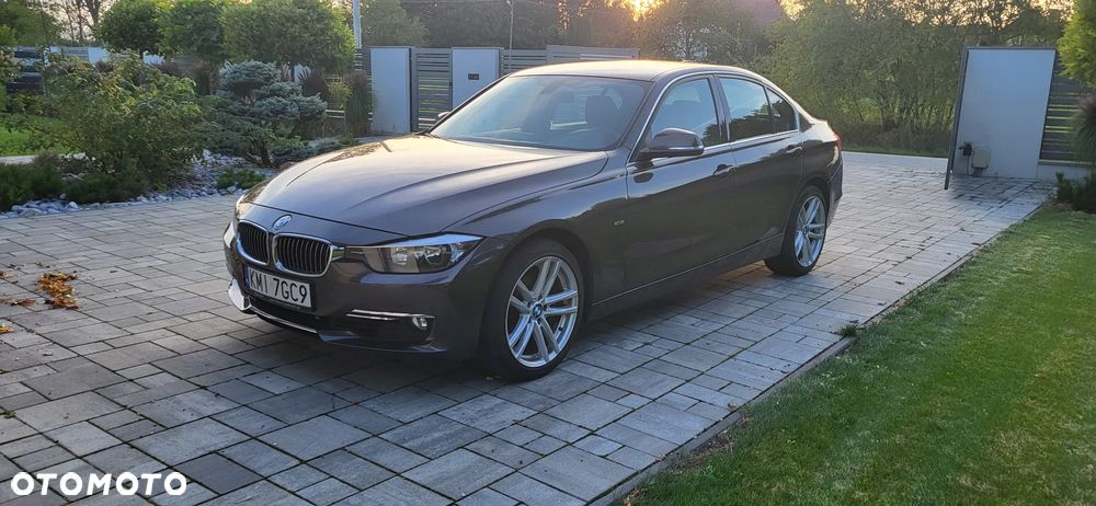 BMW Seria 3 320i Luxury Line - 8