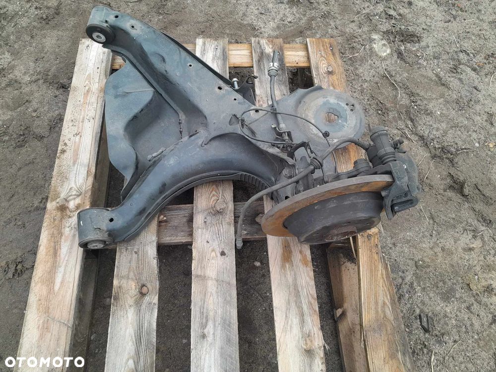 WAHACZ LEWY TYLNY TYŁ MERCEDES VITO W447 14- 2014-  ZWROTNICA