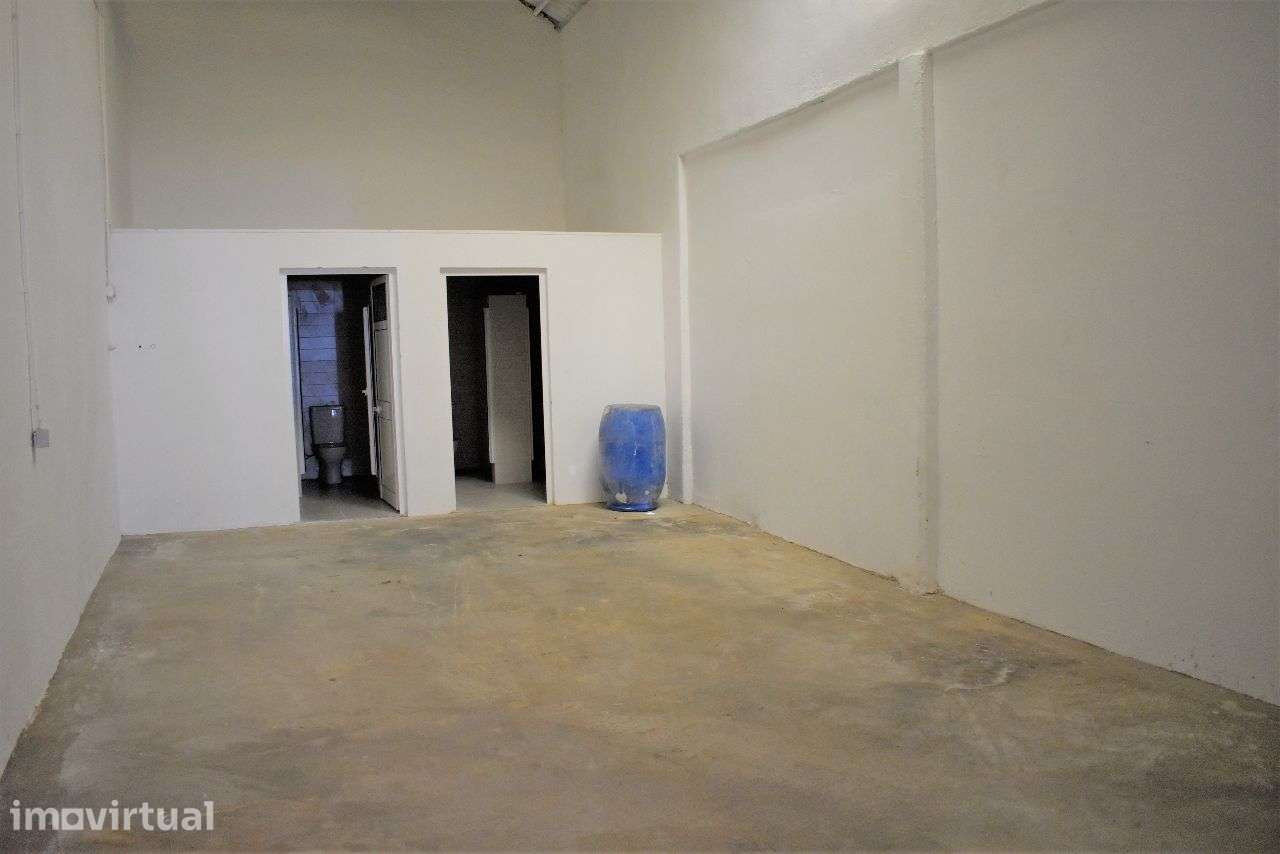 Armazém de 400m² pronto a habitar em Alcochete - Grande imagem: 2/4