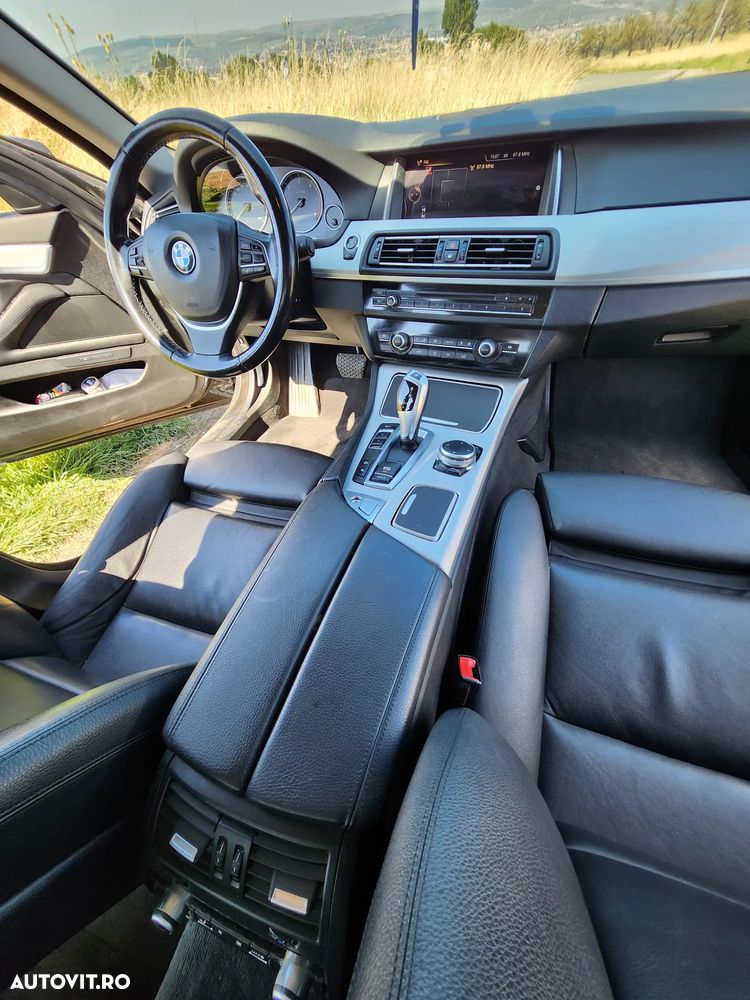 BMW Seria 5 530d xDrive Aut. Luxury Line - 7
