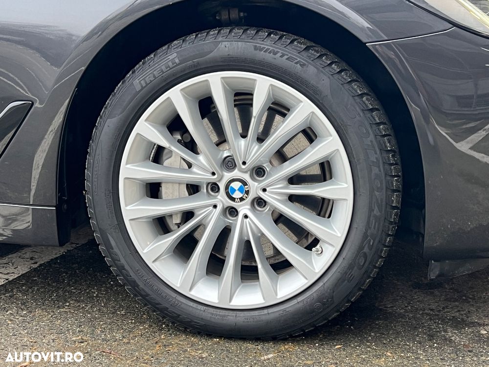 BMW Seria 5 530e Aut. Luxury Line - 26