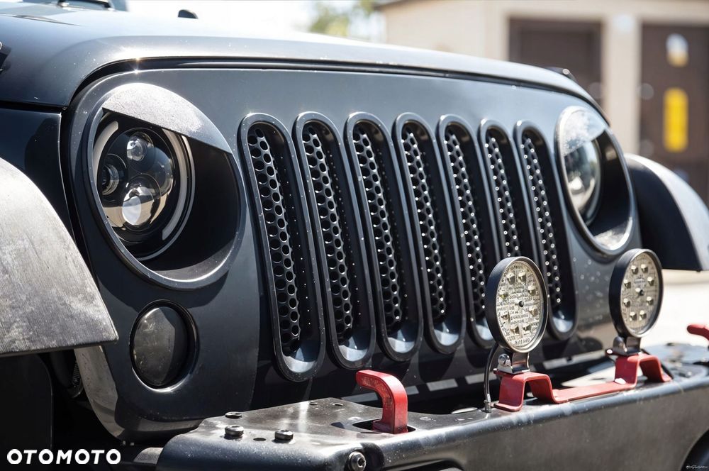 stylizacyjne wkładki grilla czarne abs jeep wrangler jk 2007-2018 - 2