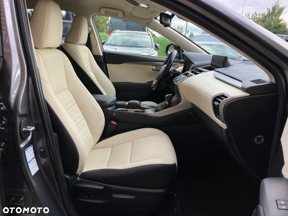 Lexus NX 300 F Impression AWD - 21