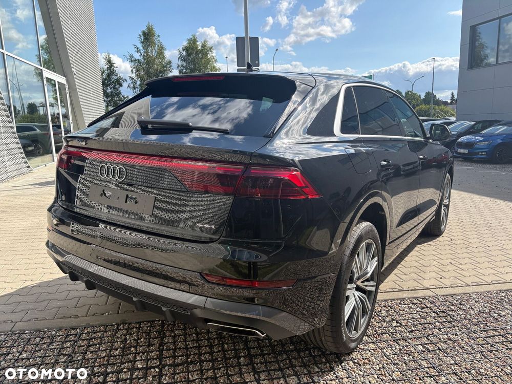 Audi Q8 - 8