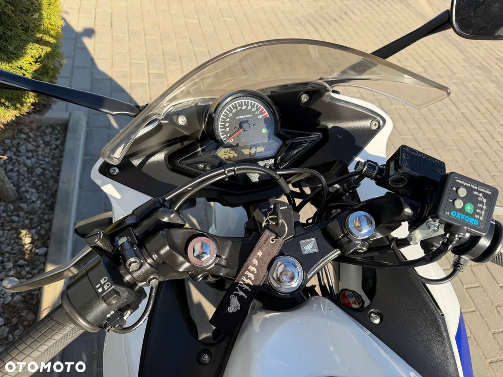 Honda CBR - 24