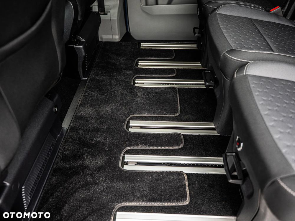 Ford Tourneo Custom - 29