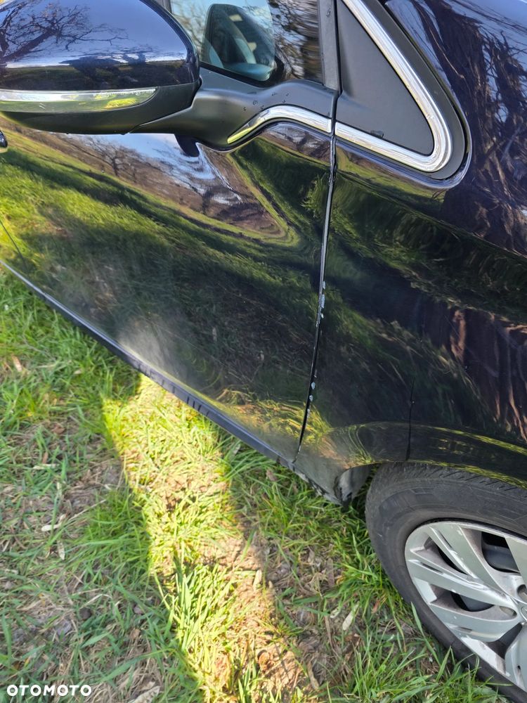 Peugeot 208 - 10