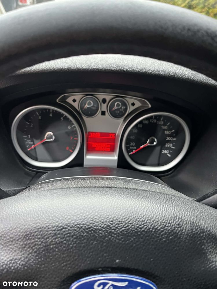 Ford Focus 1.8 FF Trend - 25