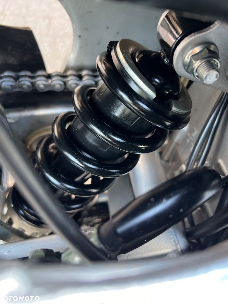 Suzuki GS - 15
