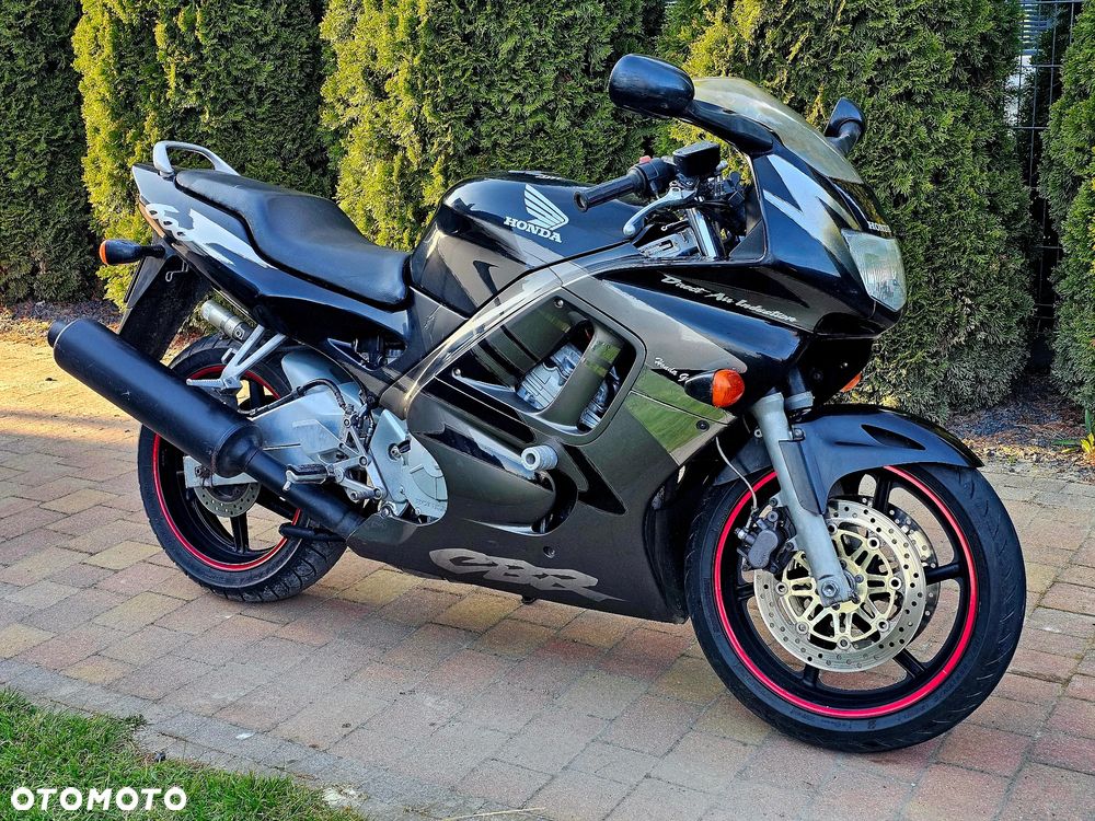 Honda CBR - 1