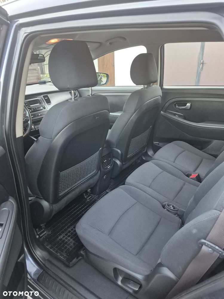 Kia Carens - 7