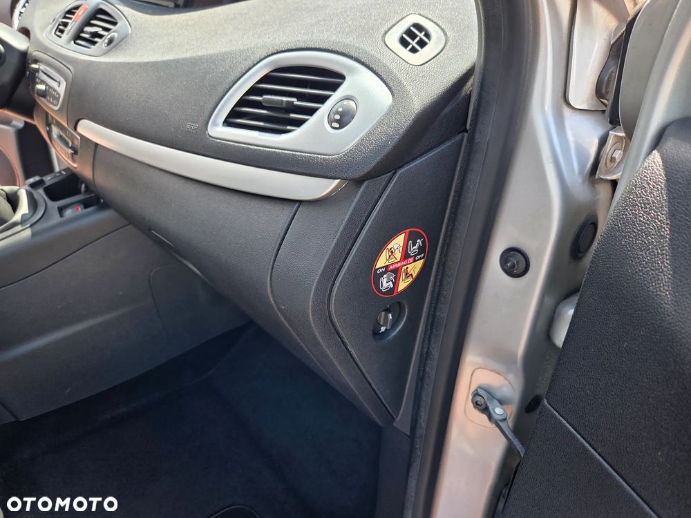 Renault Scenic 1.6 16V 110 LIMITED - 16