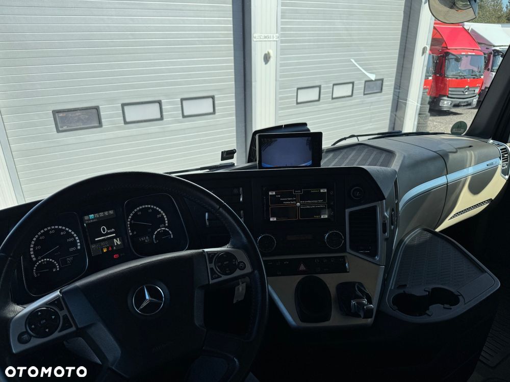 Mercedes-Benz Actros - 27