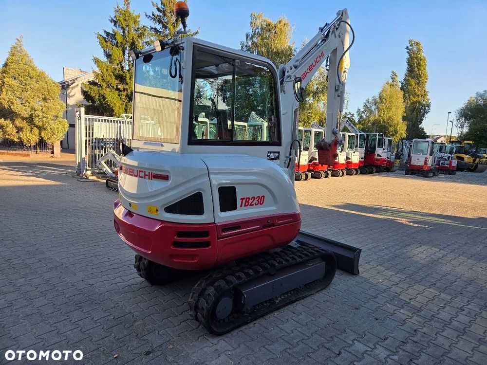 Takeuchi Koparka Gąsienicowa Takeuchi TB230 + Szybkozłącze Hydrauliczne - 4