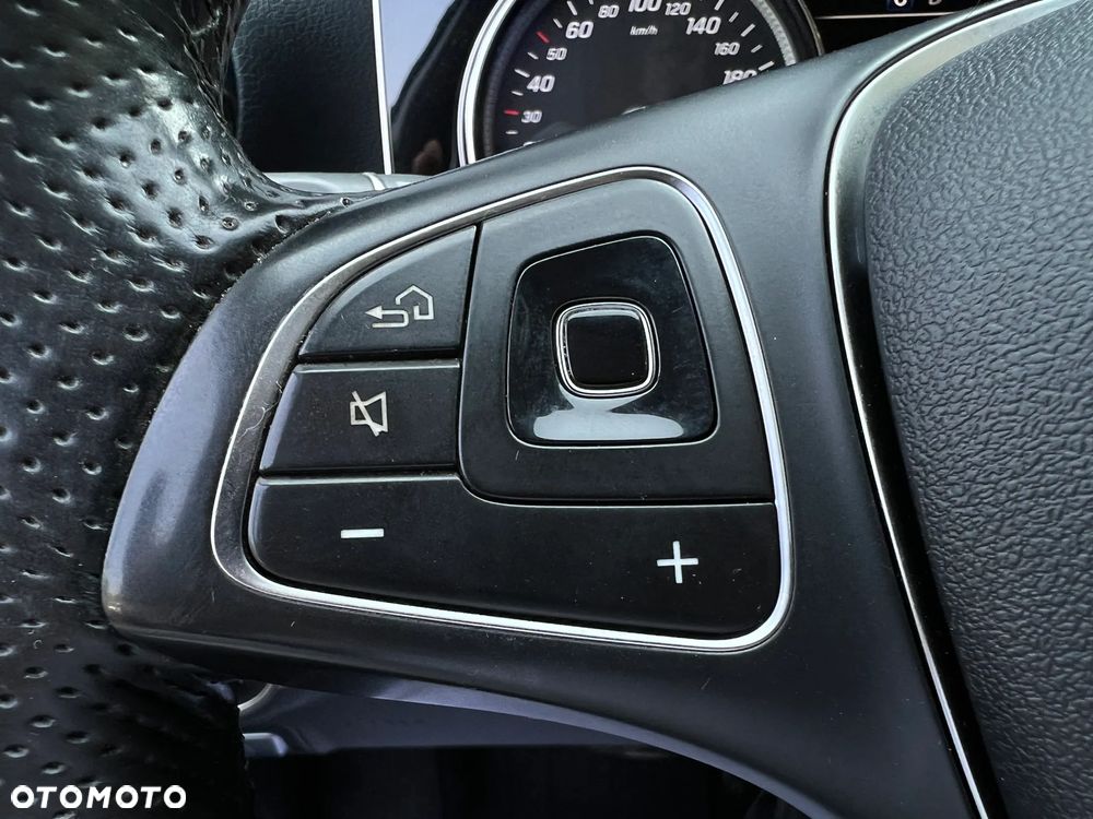 Mercedes-Benz Klasa E 220 d 9G-TRONIC - 24