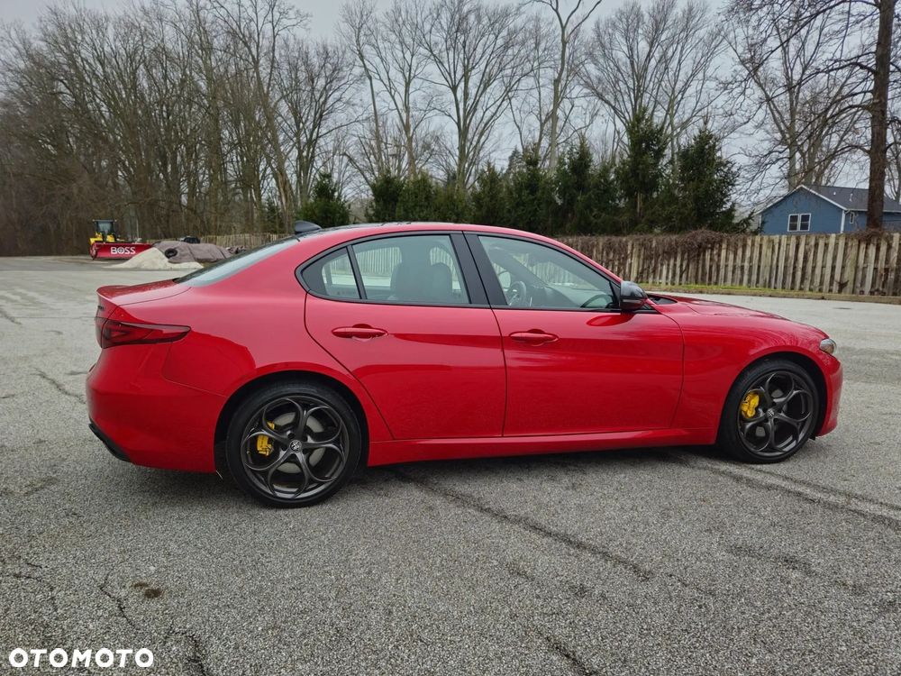 Alfa Romeo Giulia 2.0 Turbo 16V AT8-Q4 Ti - 14
